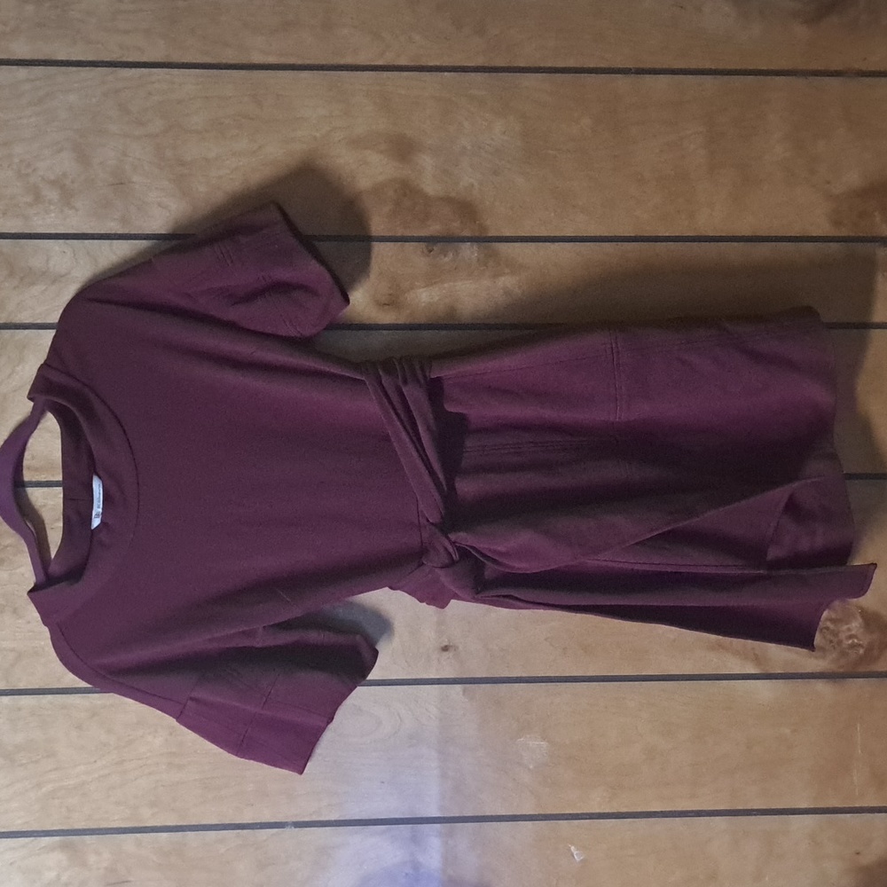 BCBGeneration Dress Burgundy Tie Waist Short Puff Sleeve